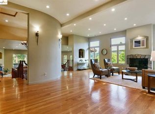 6980 Bristol Dr, Berkeley, CA 94705