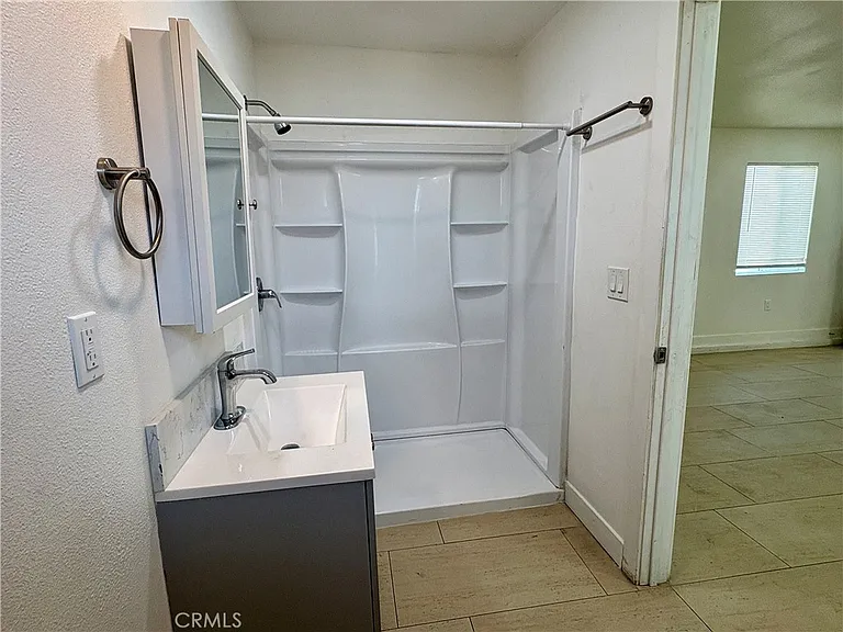 296 N Allen St — Photo 24