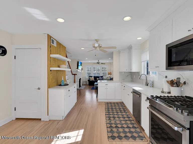 303 B St — Photo 21