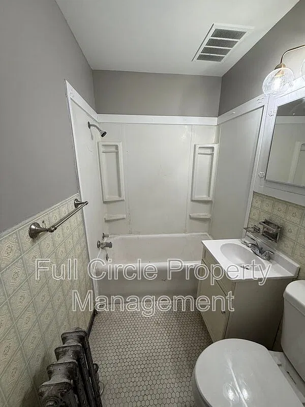 1 bed, 1.0 bath, 780 sqft, $825 — Photo 4