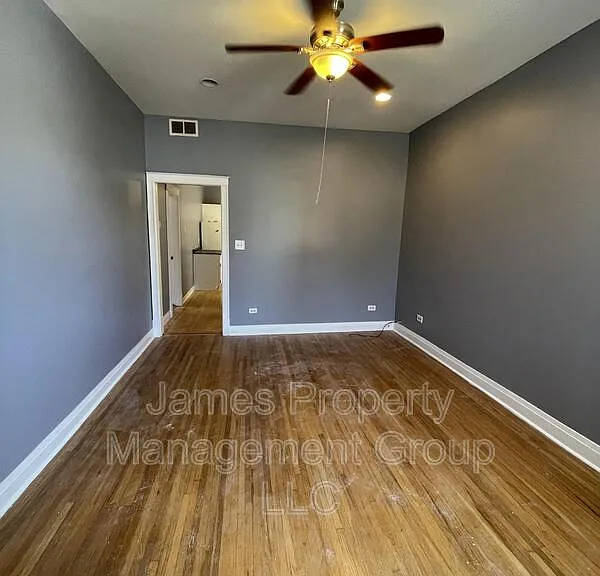 2524 W Cortez St #1R — Photo 5