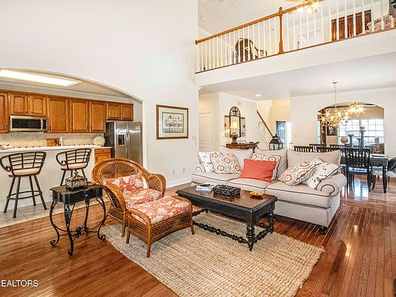 2nd image of 300 Port Charles Dr