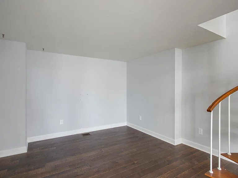 321 Abercorn St #103 — Photo 14
