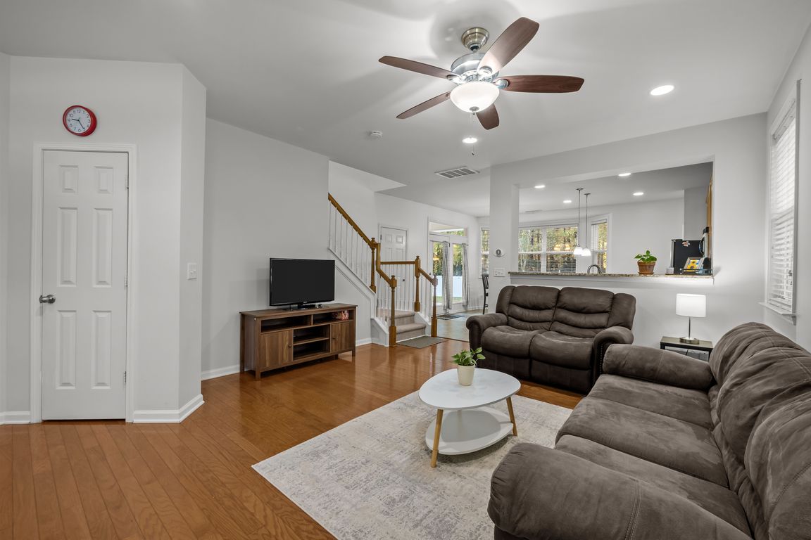 next background image