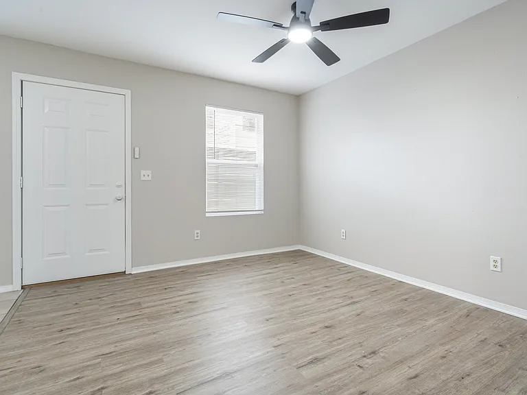 829 N Oakland Ave #1 — Photo 5