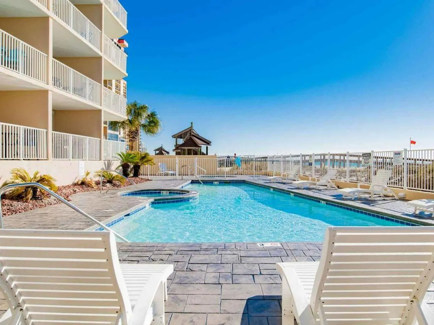 2 bed, 2.0 bath, 1291 sqft, $4,740 — Photo 3