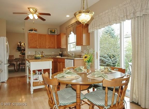 3rd image of 10401 Somerset Ln