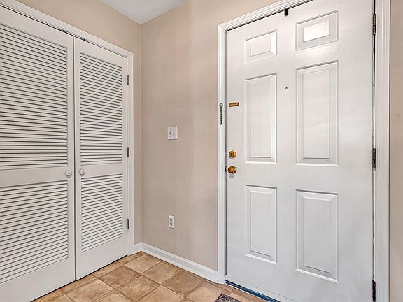 4th image of 867 Stonegate Ct