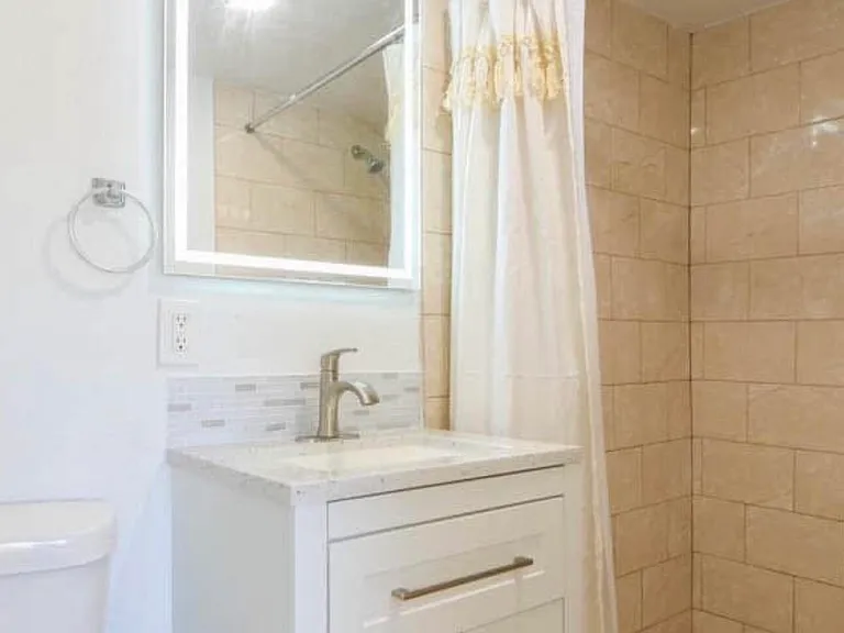 701 SE Bahama Ave #A — Photo 5