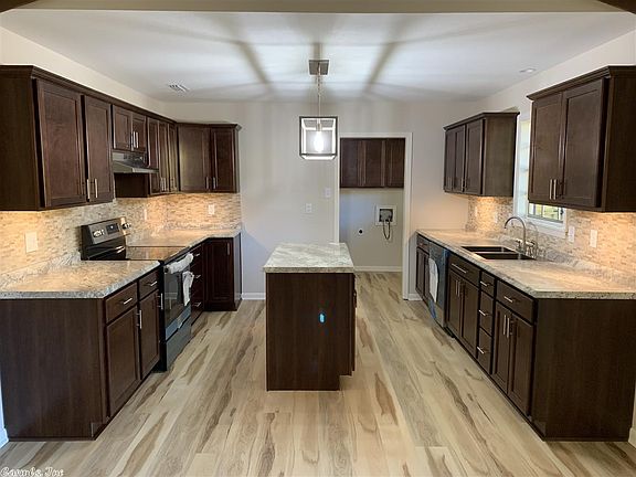 4th image of 815 Fernwood Dr