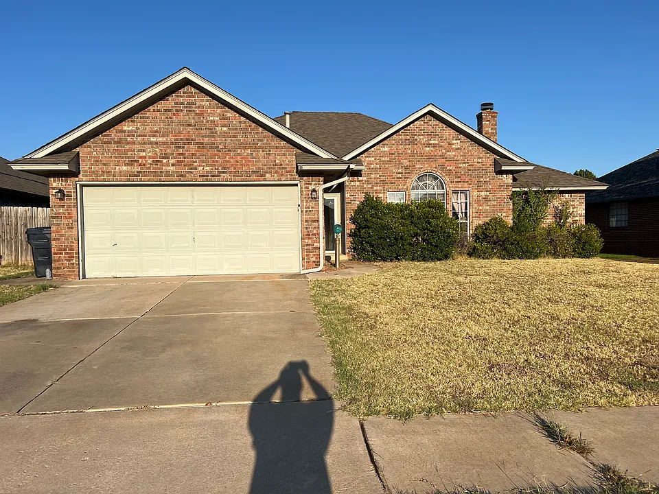 9016 Southlake Dr