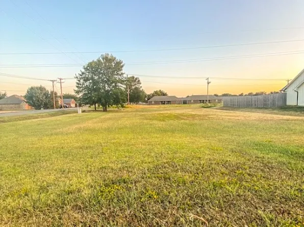 Deer Trl, Commerce, TX 75428