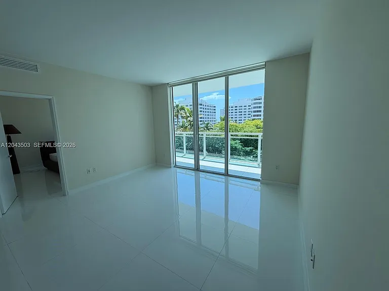 951 Brickell Ave #1206 — Photo 4