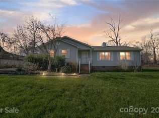 1832 Rock Springs Cir, Denver, NC 28037