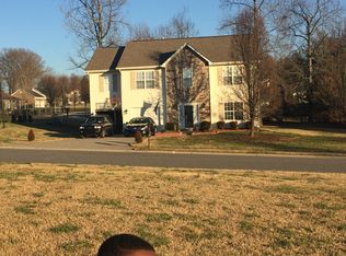 402 Fawnbrook Ln, Gastonia, NC 28052