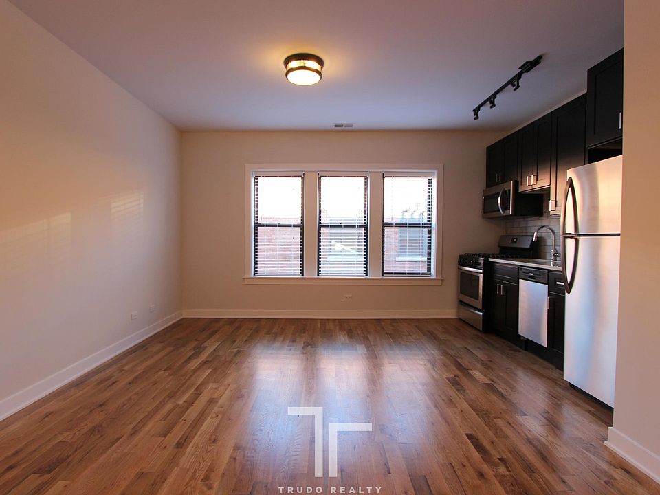 1st image of 2203 W Eastwood Ave #22091south