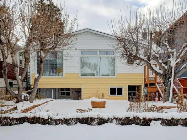 221 N 31st Ave NE, Calgary, AB T2E 2G1
