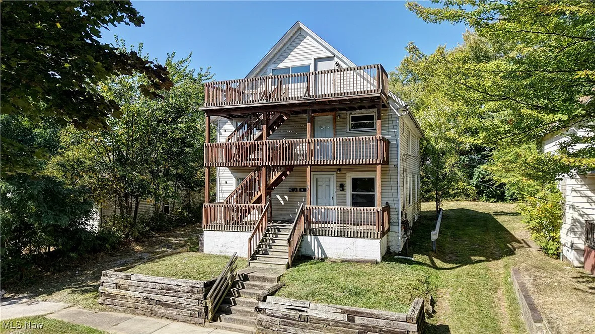 388 Fuller St photo 1