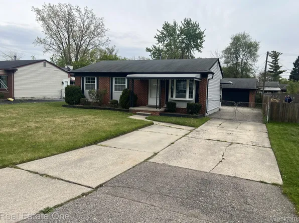 1092 Arthur Dr, Troy, MI 48083