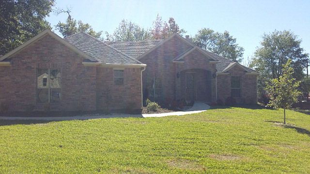 1st image of 100 Woodgate Dr