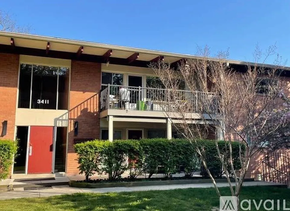 2 bed, 800 sqft, $1,800 — Photo 1