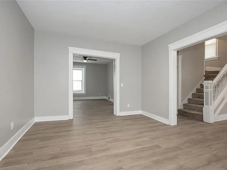 5614 Drake Ave — Photo 15
