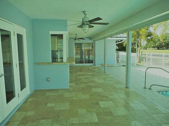4th image of 159 Country Club Dr