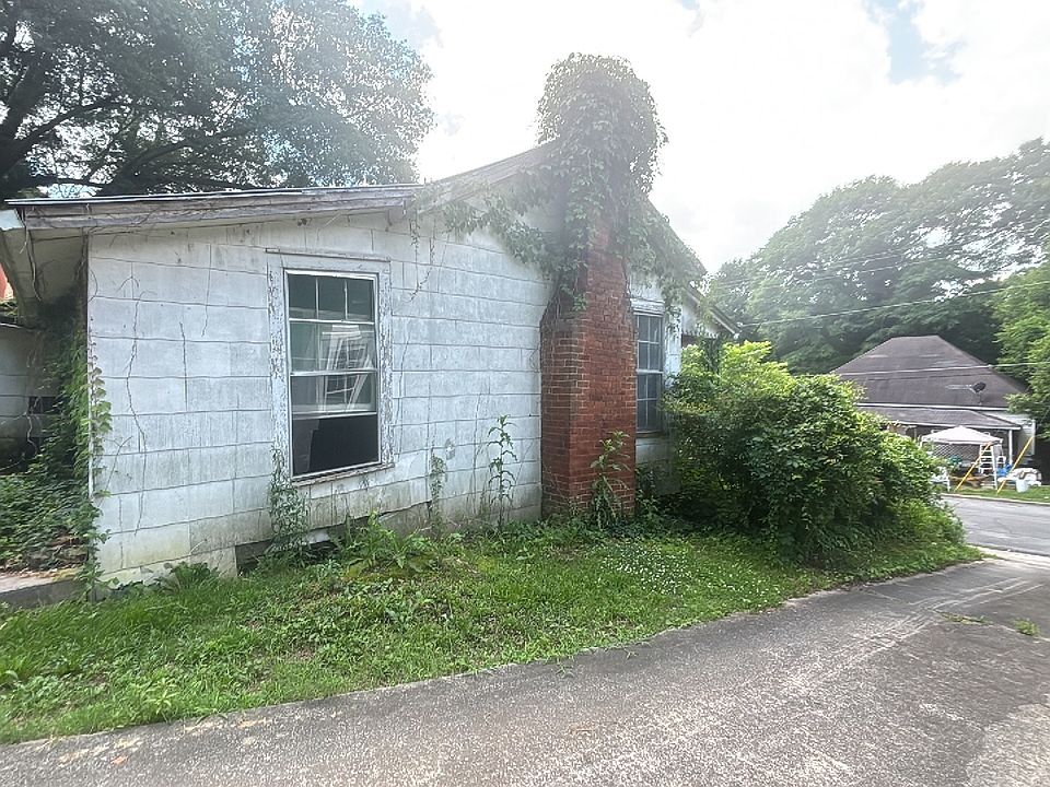 2nd image of 304 Perkins St NE