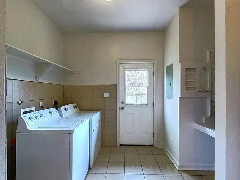 615 W Martin Luther King Dr #1 — Photo 4