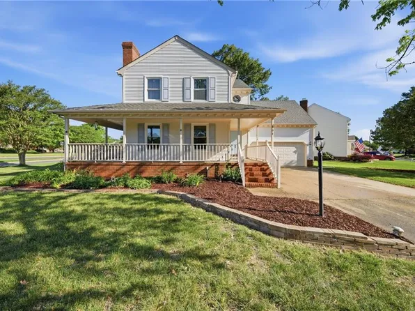 301 Barcelona Dr, Chesapeake, VA 23322