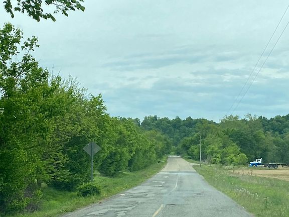 4th image of 2939 Point Pleasant Rd