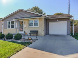 914 E Heights Ave, Taylorville, IL 62568