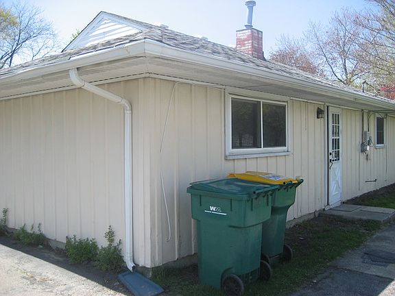 3rd image of 2513 W Richmond St