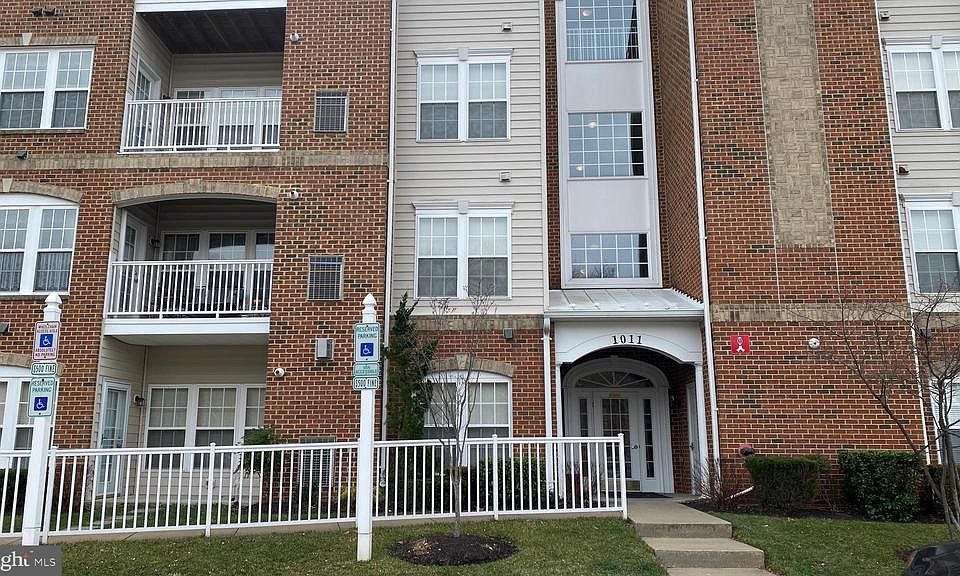1st image of 1011 Samantha Ln APT 102
