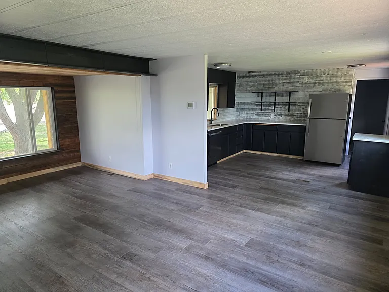 54102 Birch Creek Rd — Photo 2