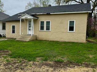 1461 E McGee St, Springfield, MO 65804