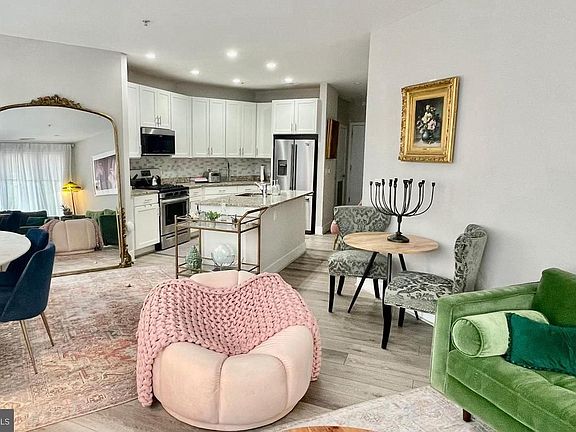4th image of 1800 Wilson Blvd #220