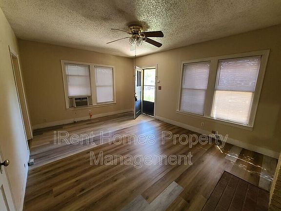 5th image of 304 S Van Buren St