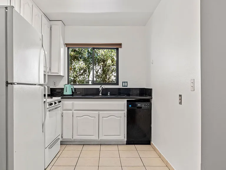 1823 Pelham Ave #3 — Photo 12