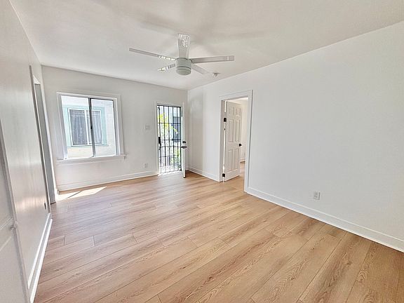 2nd image of 1512 N Glendale Blvd #1514-3/4