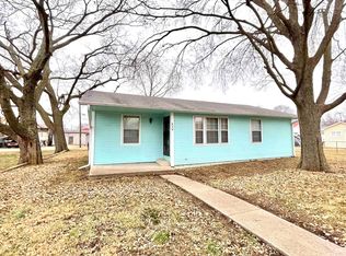 202 Oak St, Perry, KS 66073