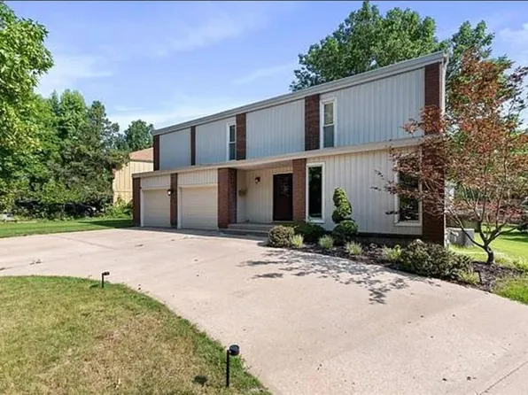 9803 Colony Pl, Kansas City, MO 64131
