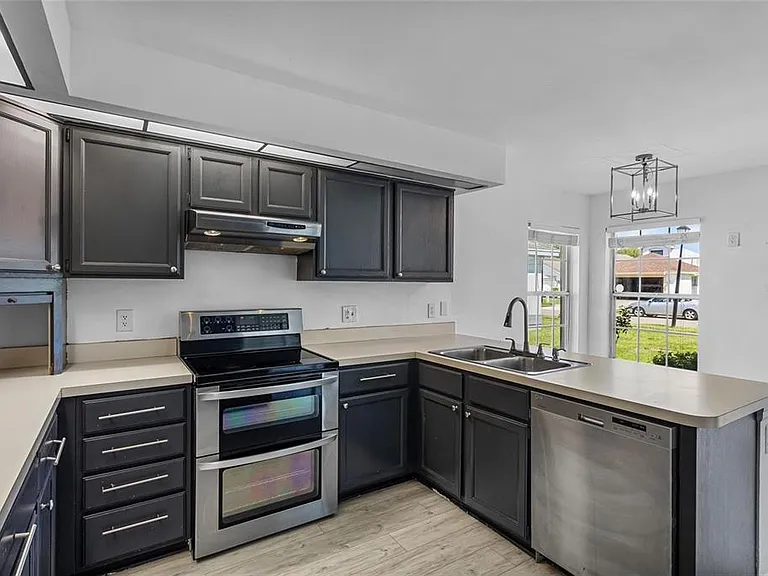 5673 Parkview Lake Dr — Photo 3