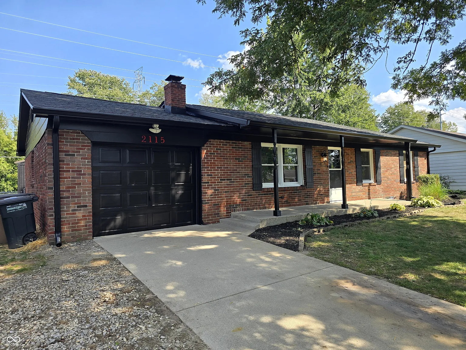 3 bed, 2.0 bath, 1400 sqft, $1,750 — Photo 2
