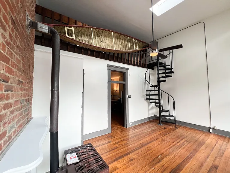 1317 Main St — Photo 7