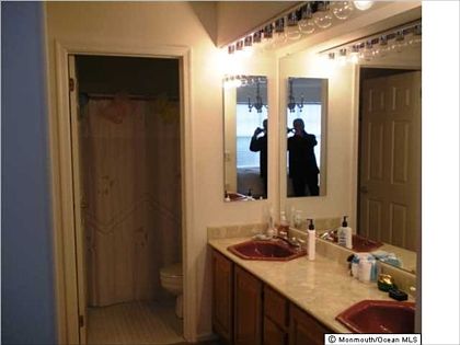 5th image of 1035A Thornbury Ln