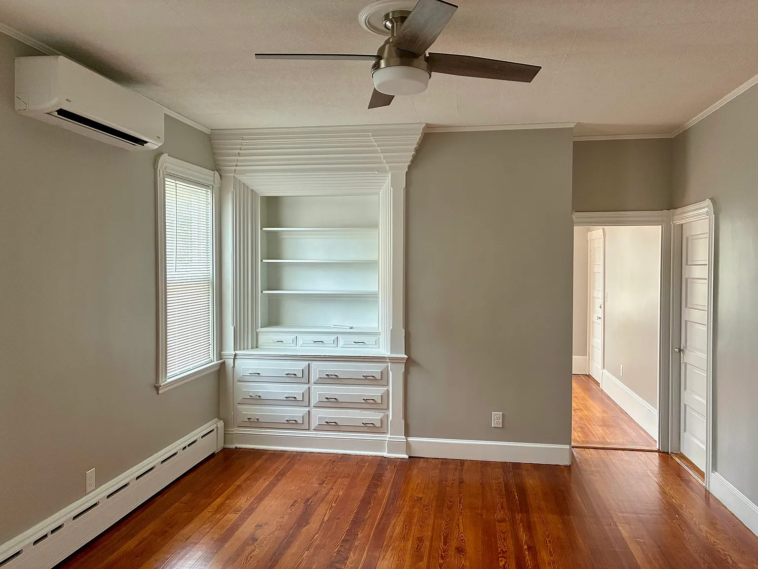 35 Perry St — Photo 2