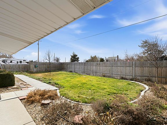 3rd image of 16714 Farmway Rd