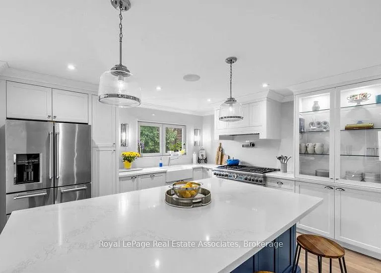 6760 Dolmage Ct — Photo 5