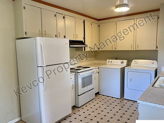 5th image of 2803 Stanford Rd